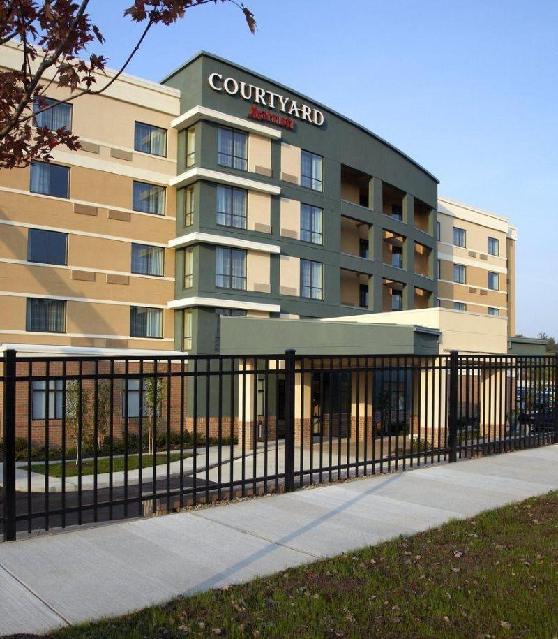 Отель Courtyard Pittsburgh Settlers Ridge/Robinson Township Империал Экстерьер фото